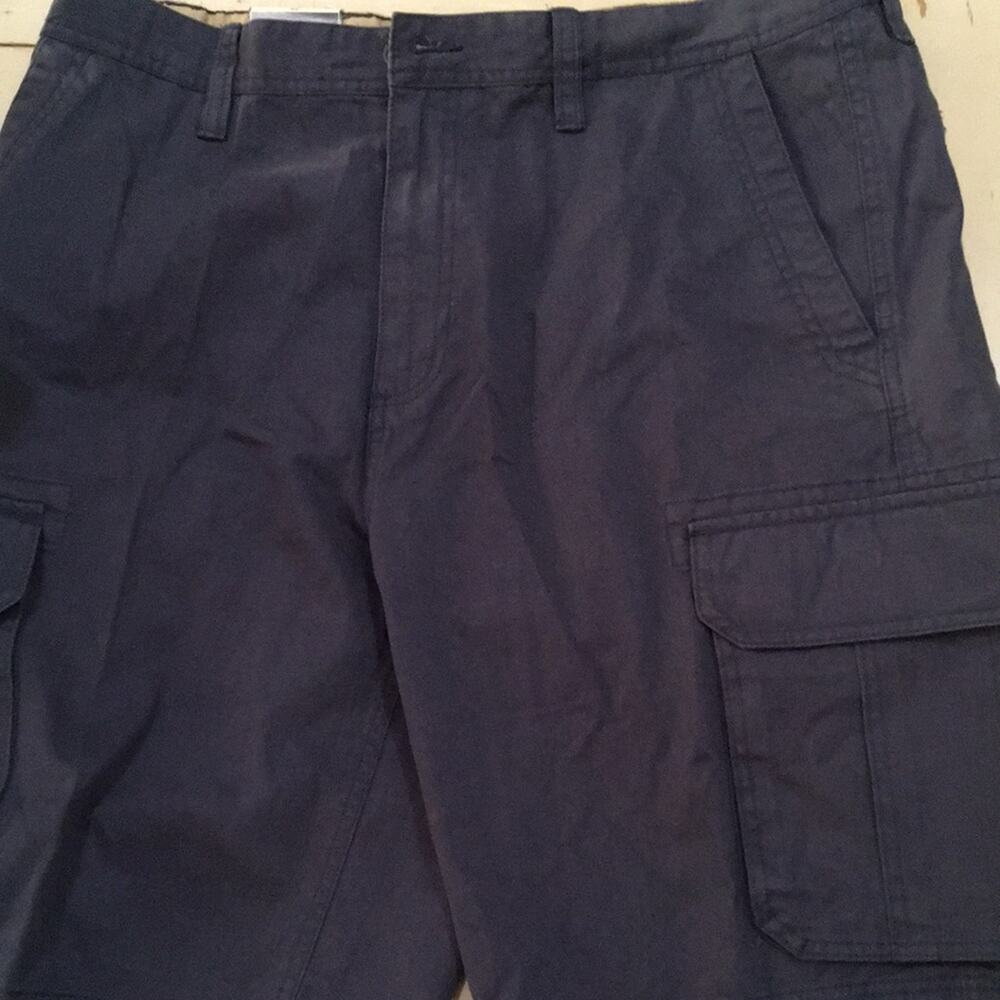 St. John’s Bay Essential Cargo Shorts Men’s 36 Brisbane Blue Classic Fit - Picture 4 of 5